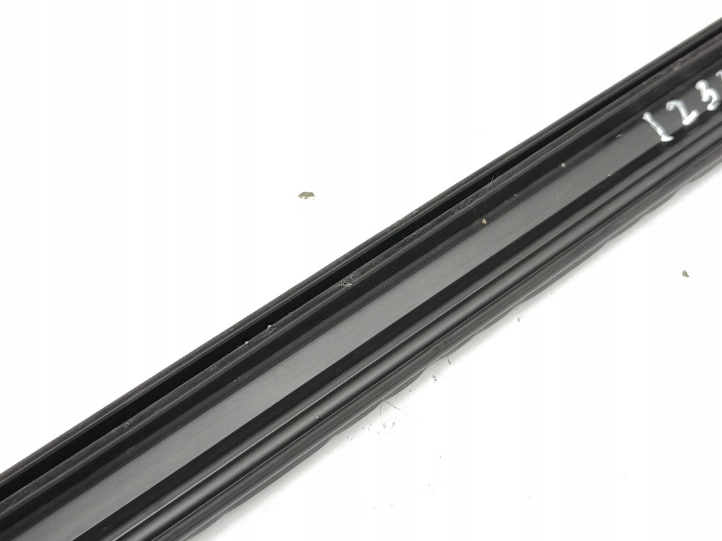 фото №9, Opel astra l 2023 прокладка стекло дверь передних