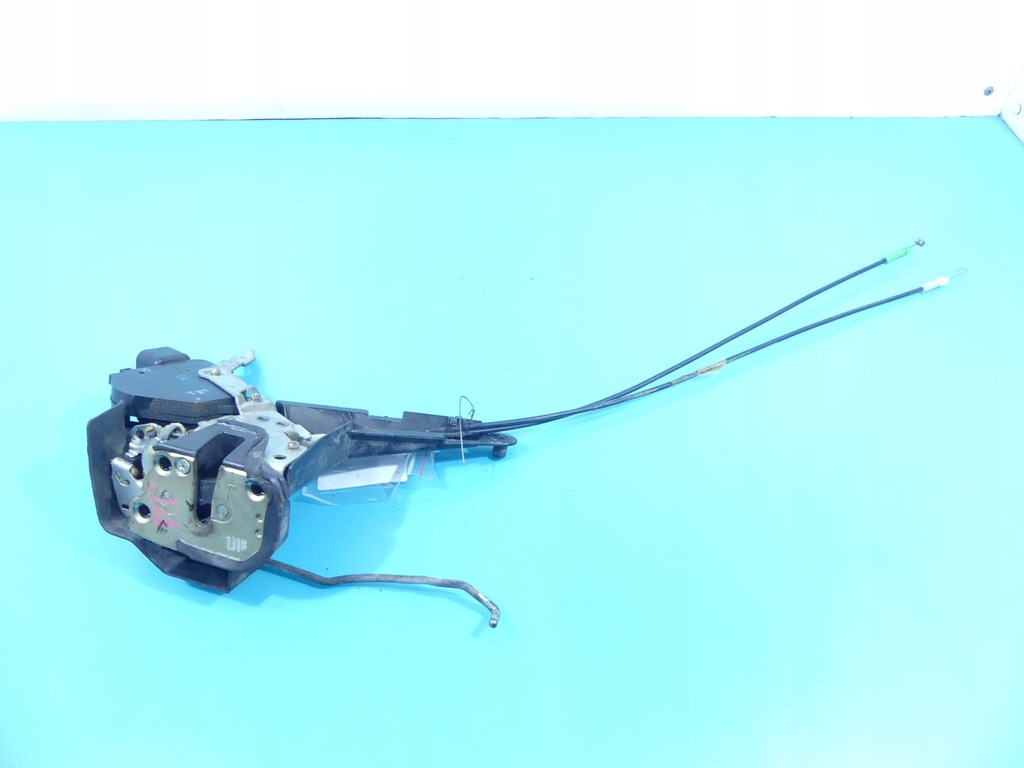 фото №1, Замок перед правый 2pin toyota corolla verso i eu