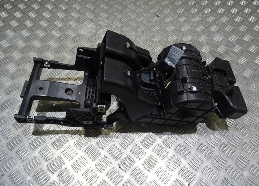 фото №1, Bmw x6 f16 повітродувка повітропровід тунель 9128824