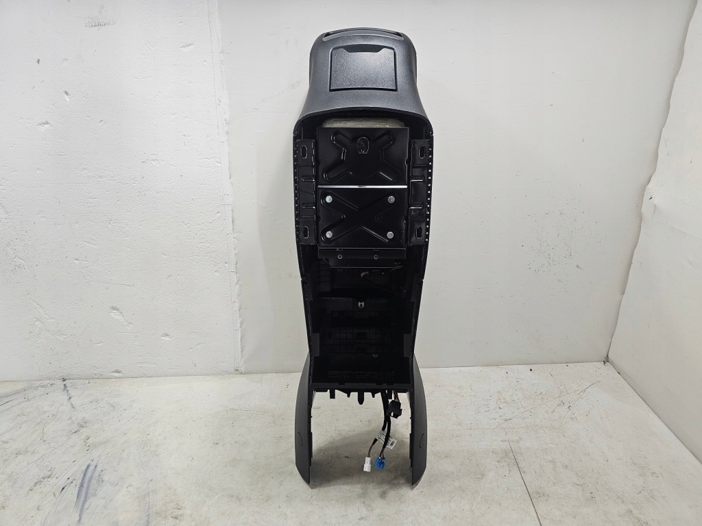 фото №9, Туннель средний подлокотник mercedes v-klasa w447 w448