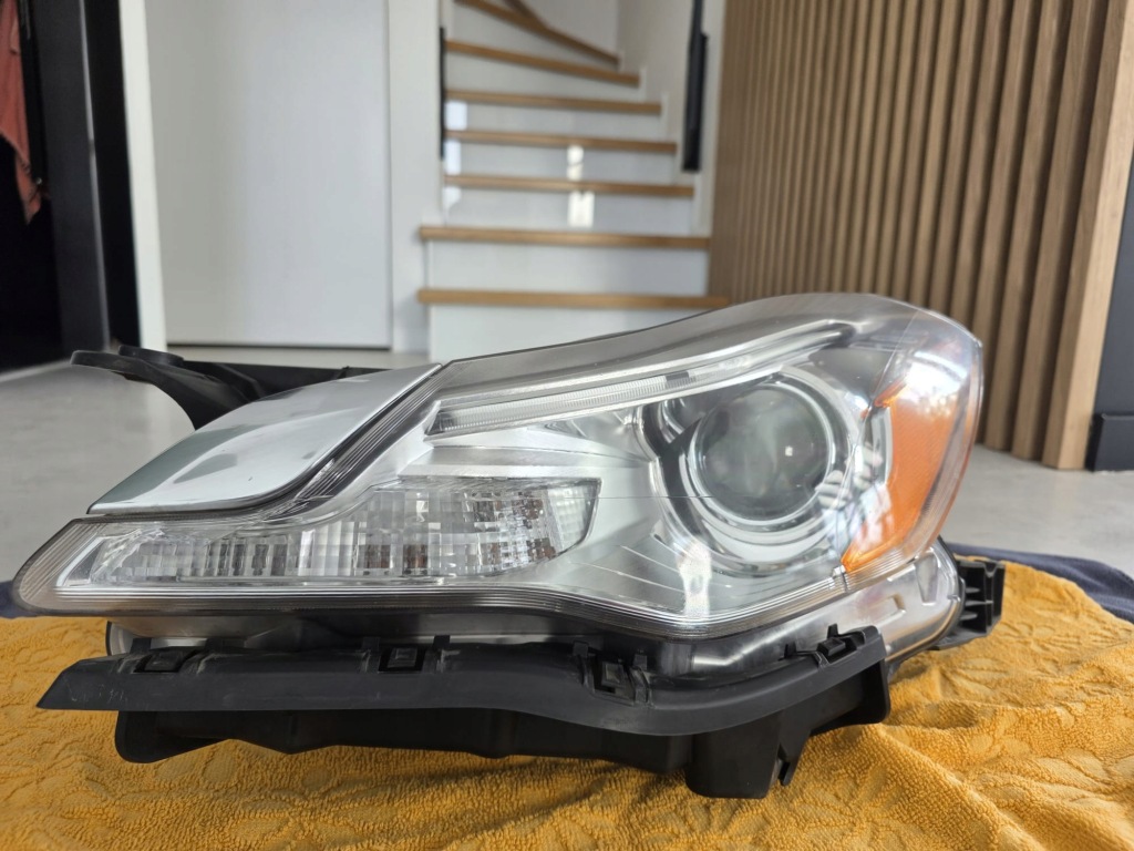 Maserati quattroporte vi ліхтарі  перед kompetne bi-xenon skętny, led, омивачі Оригінал