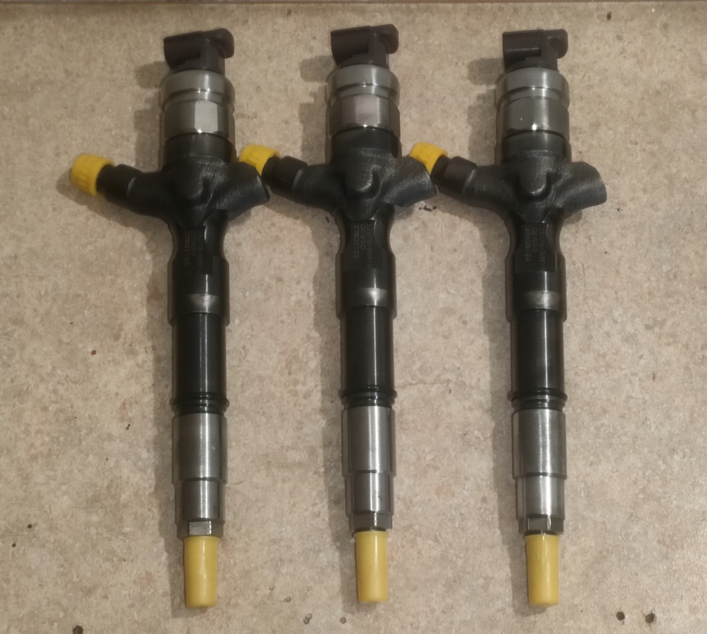 фото №1, Инжектор toyota 2.5 d4d 23670-30310 проверенный