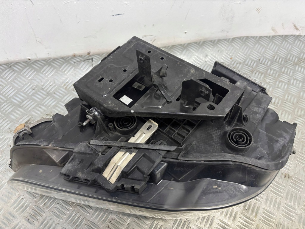 Лампа правий перед передні full led європа bmw x1 f48 7193708 Зі Шроту