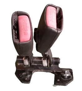 фото №1, Mitsubishi carisma кліпса поперечина безпеки задня