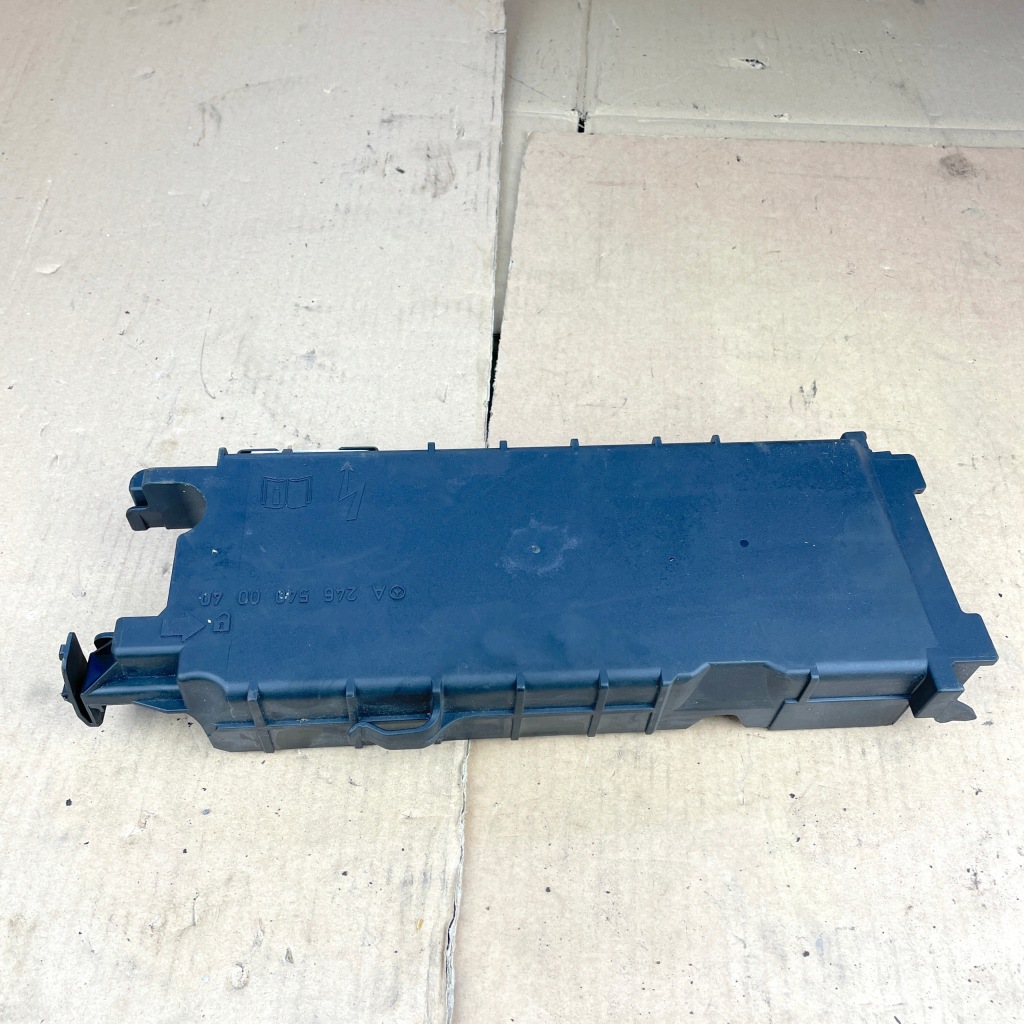 фото №6, Mercedes x117 w117 117 cla 1.6 cgi кришка коробка запобіжників