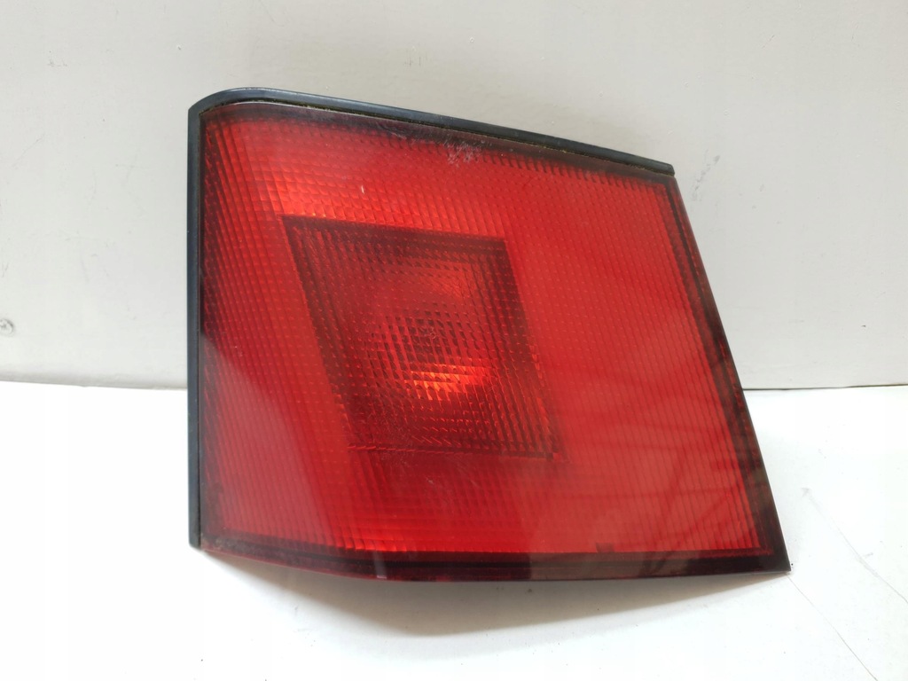 фото №1, Лампа левая задняя mitsubishi carisma