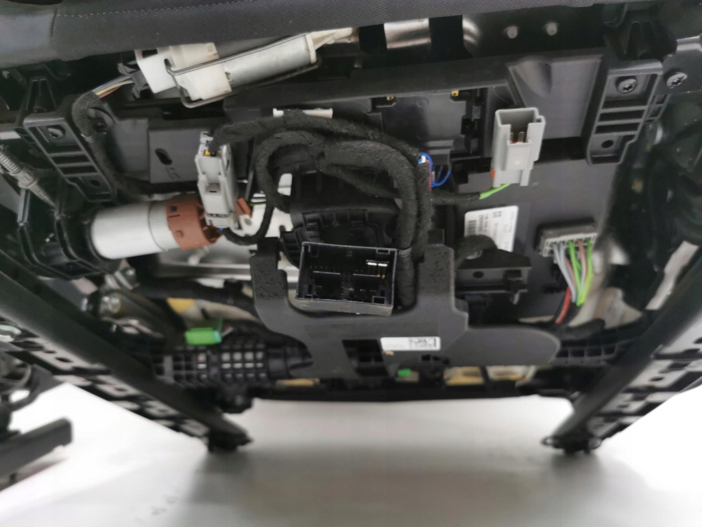 фото №8, Сиденья обивка 7 человек r design volvo xc90 ii europa