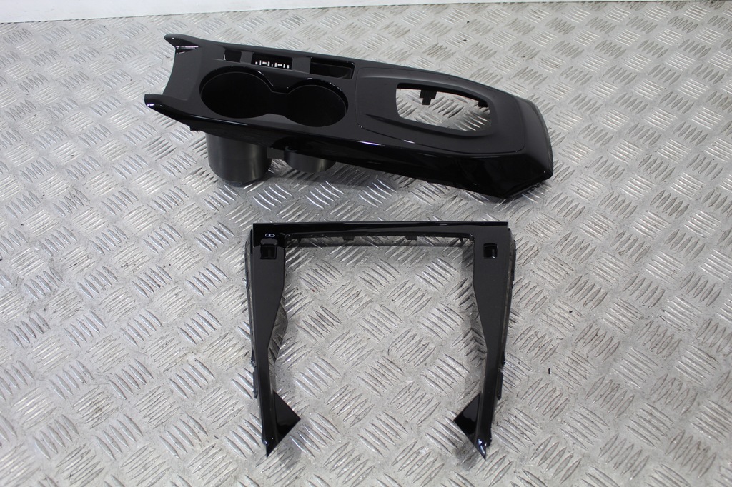 фото №1, Рамка dekor тунель середнього peugeot 2008 ii