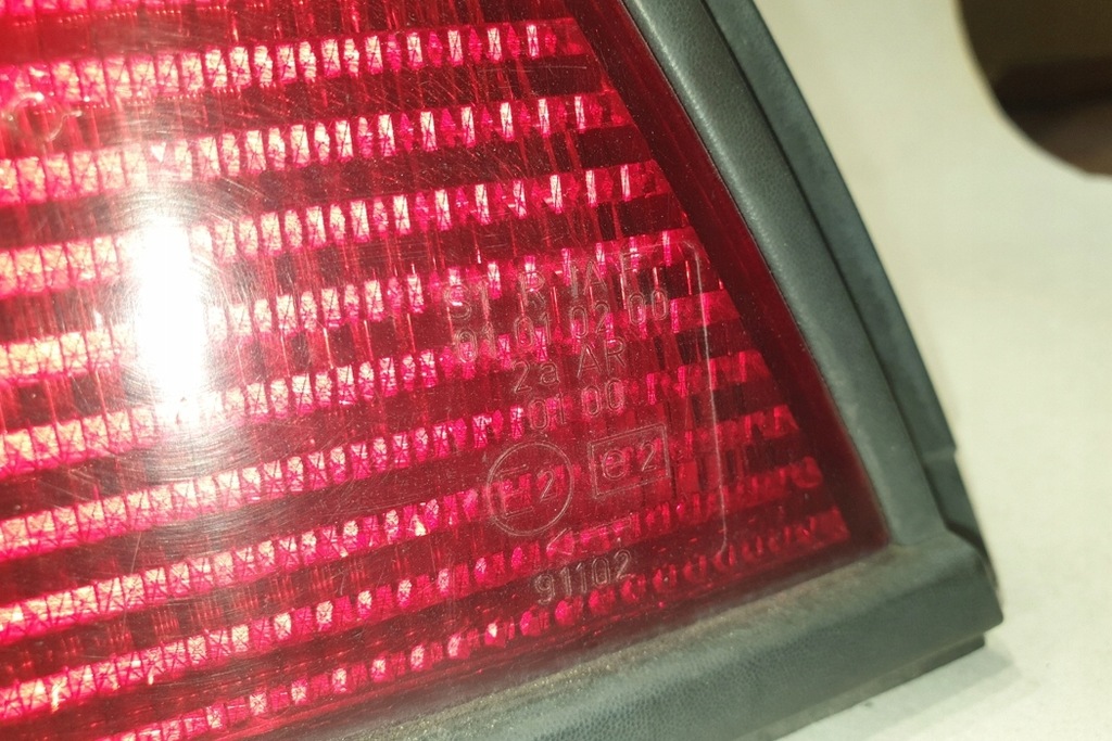 фото №8, Лампа левая задняя peugeot 306 7b, n3, n5 valeo2227 1997