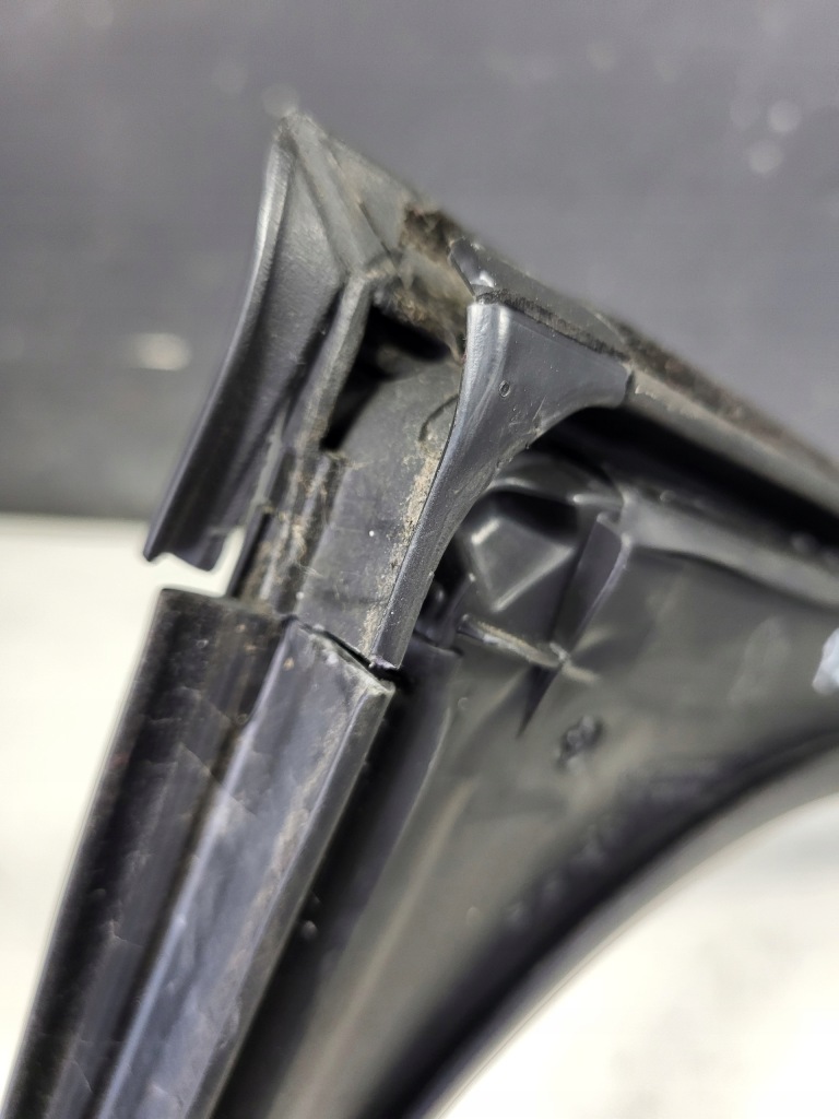 Прокладка рамка скло двері лівий задній peugeot 2008 i 9678120880 Київ