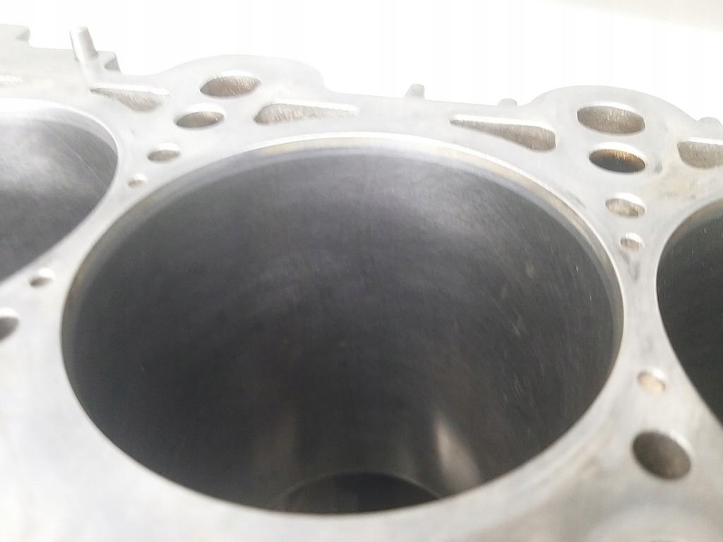 фото №10, Блок двигуна 2.0 b alt 20v passat b5 lift a4 b6 b7 130km 06d023a