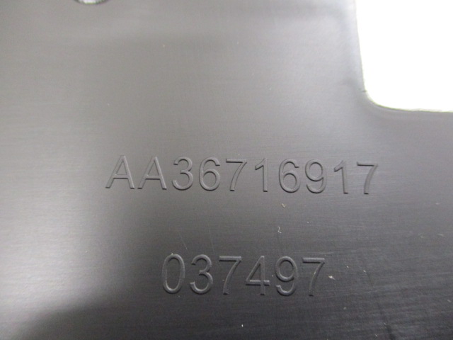 фото №10, Peugeot 5008 lift молдинг pod номерной знак бампер перед