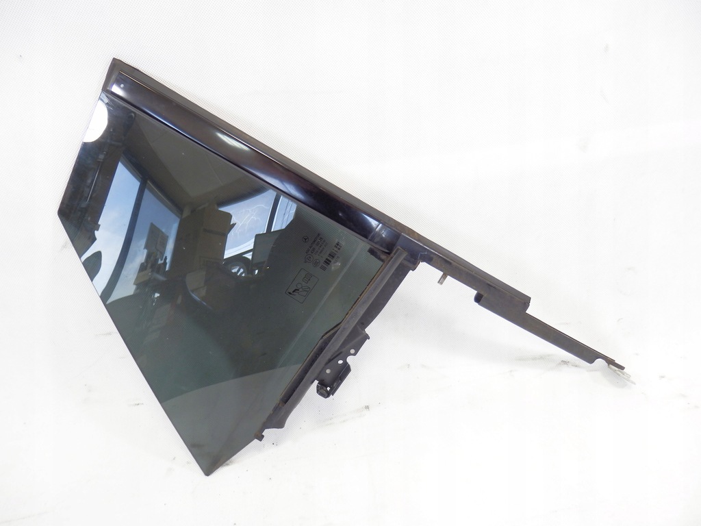 фото №1, Скло двері правий задня трикутник mercedes x218 cls