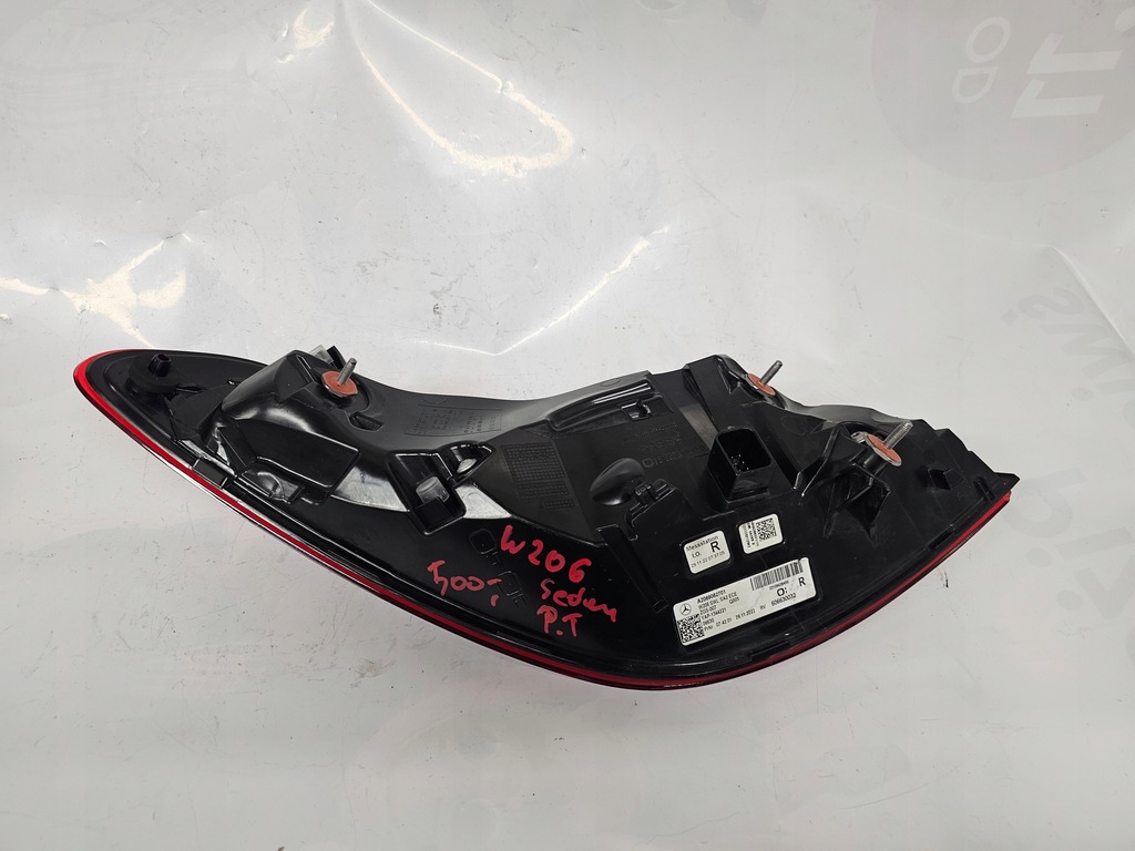 фото №14, Mercedes c-klasa w206 sedan 22r лампа права задня задня led a2069062701