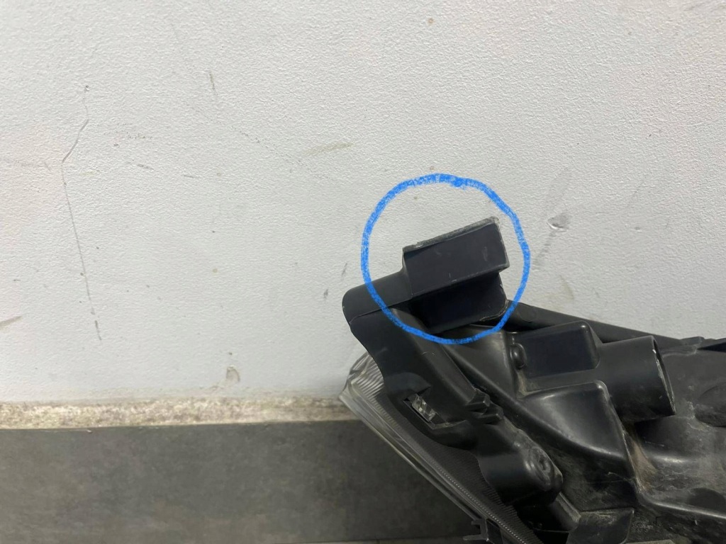 Фара правый  перед фара правая  led nissan juke 1 рестайлинг  14-17 90097197 с Разборки