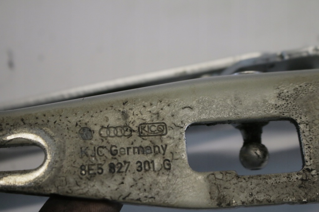 фото №9, Петли крышки seat exeo