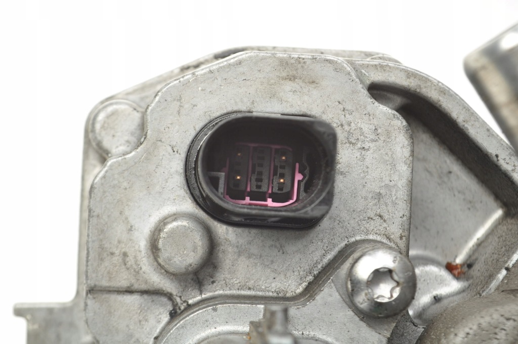 Volvo v60 2.4 d6 plug-in hybrid генератор 36050604 31473906 30659150 в Україні