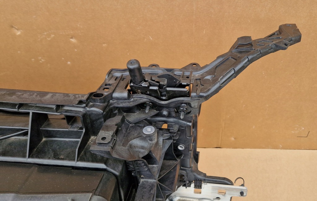 Ремень передний радиатор балка audi q3 рестайлинг  83a 1.5 tfsi 35 tfsi новый комплект в Украине