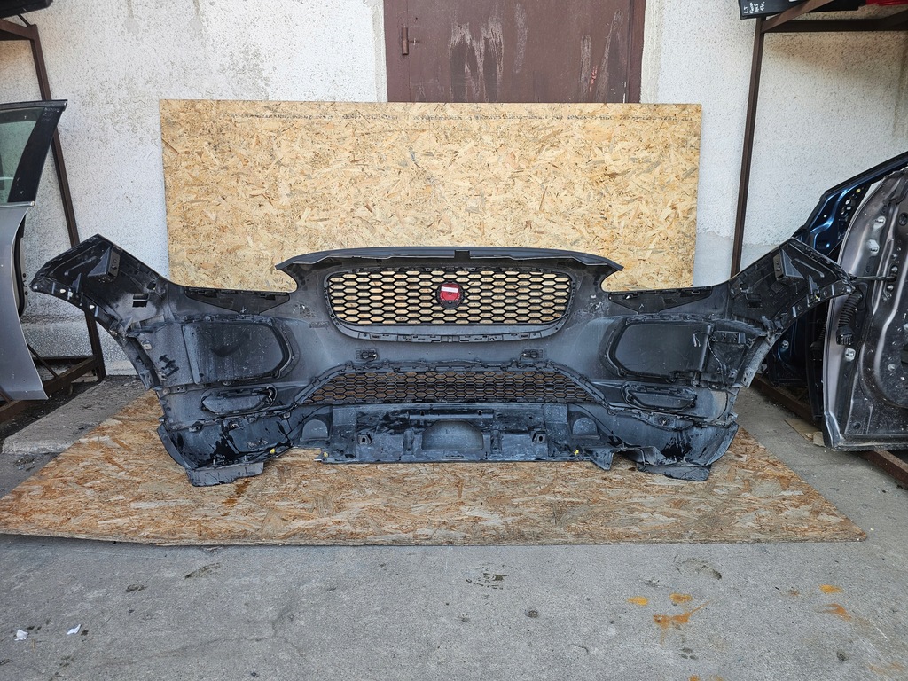 фото №7, Jaguar e-pace бампер перед