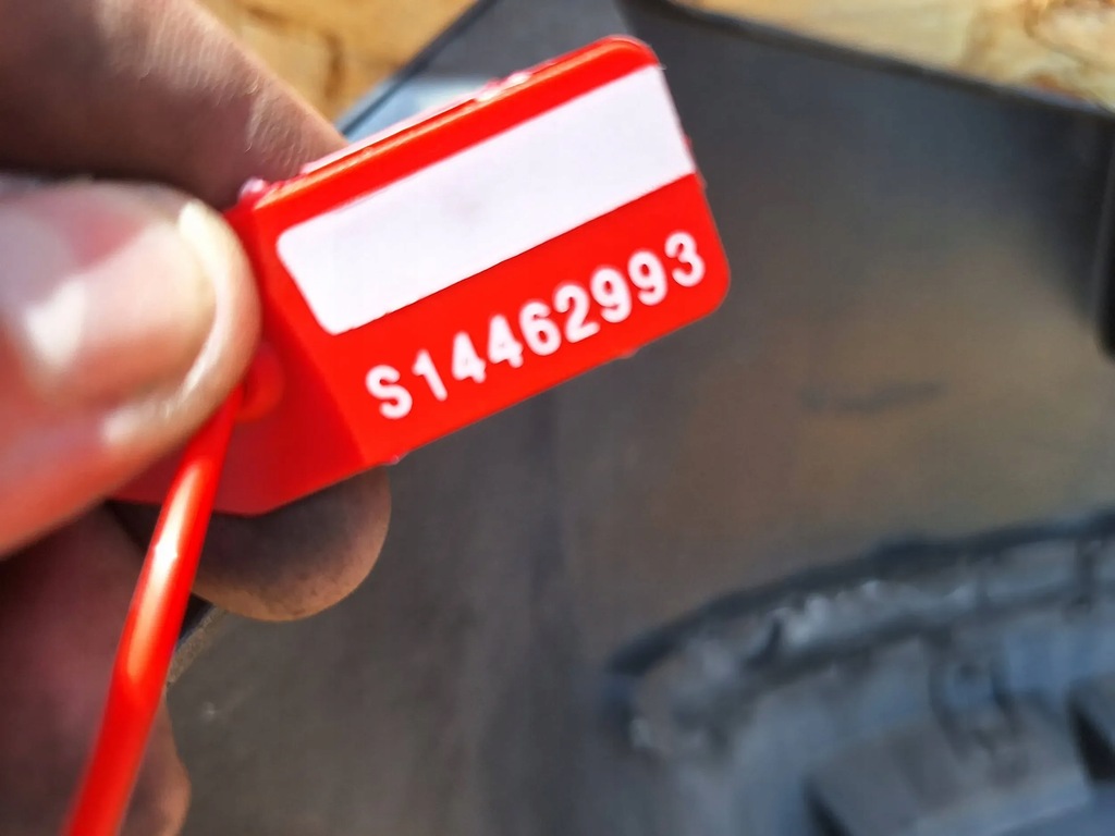 фото №9, Бампер задняя 735275288 fiat stilo 3d 01-