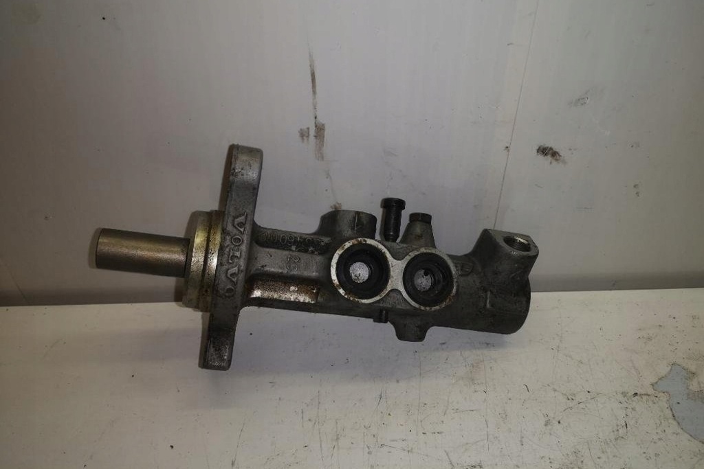 фото №1, Цилиндрик тормозной volvo v70 ii sw 8646008 2001