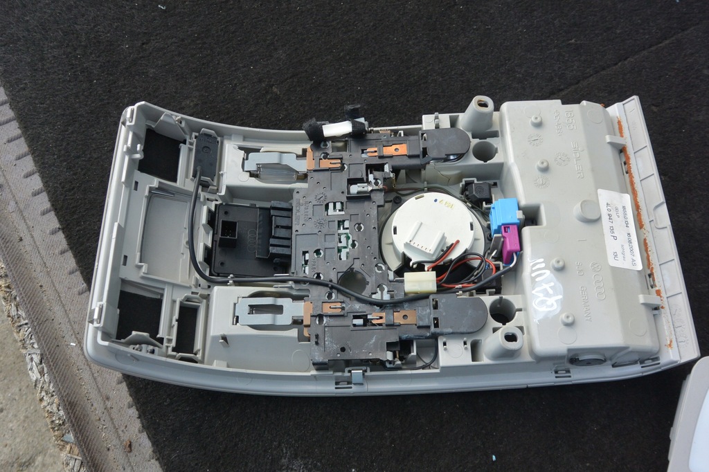 фото №9, Лампа потолочный kpl панорама audi q7 4l