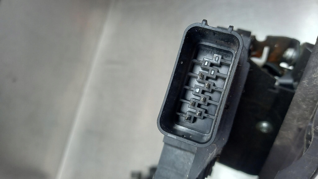 фото №7, Замок двері правий перед 30799302 6 pin volvo v50 s40 ii v70 iii s80 ii xc60