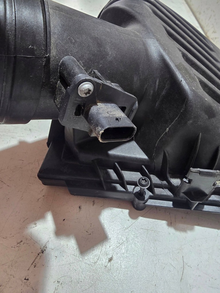 Корпус фільтра повітря bmw 1 f40 gora plus витратомір в Україні