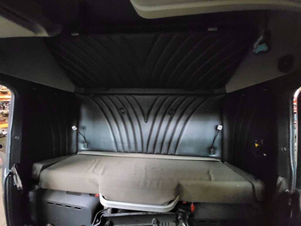 фото №10, Обивка кабины кровать scania r