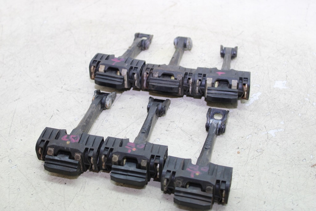 фото №5, Bmw 3 e90 e91 ограничитель дверь задняя левый правый 7176808