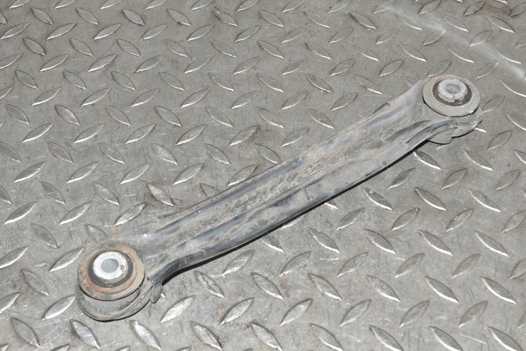 фото №2, Mercedes r172 slc250d 2017 rhd задний правый рычаг