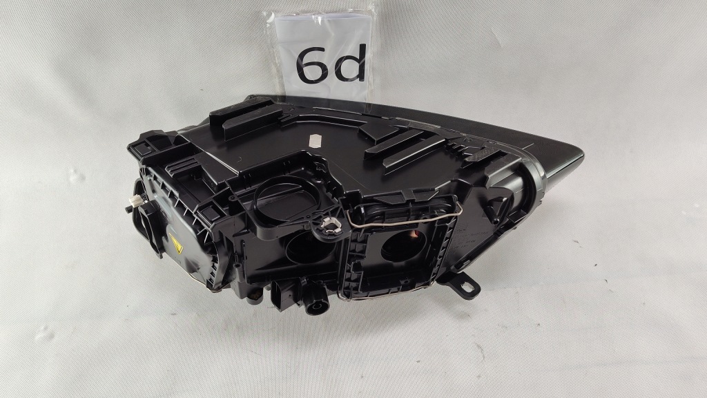 Audi q5 8r0 рестайлінг  ксенон некерований правий лампа права 8r0941006c Ціна