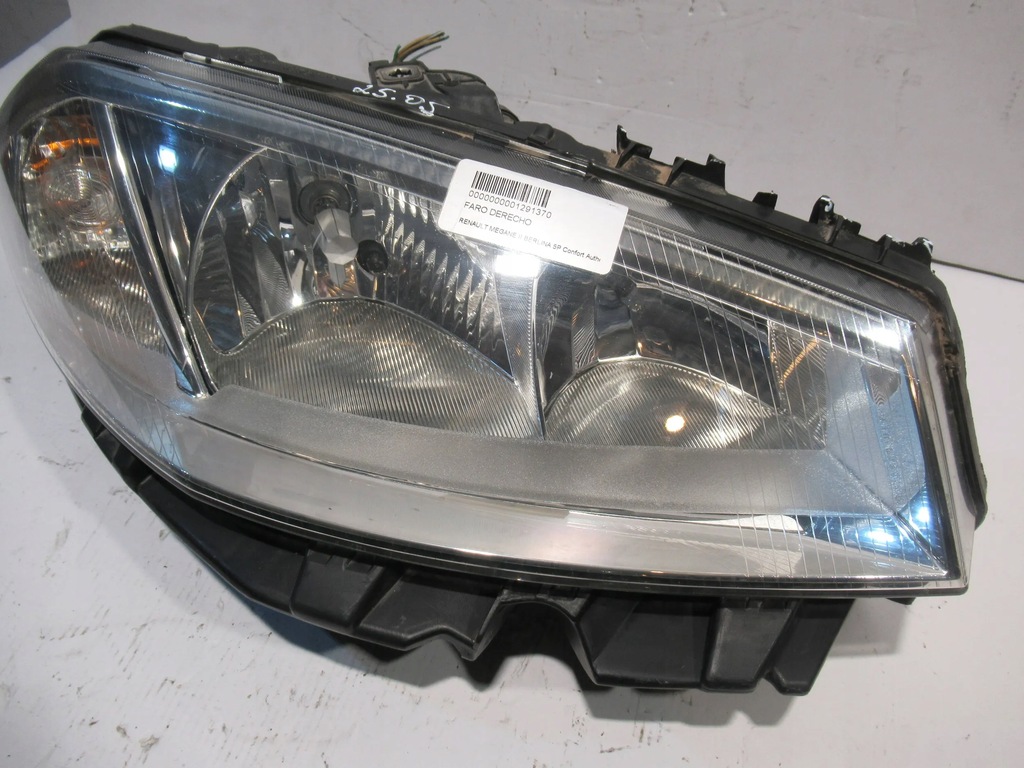 фото №7, Лампа перед права 8200073221 renault megane ii 03-