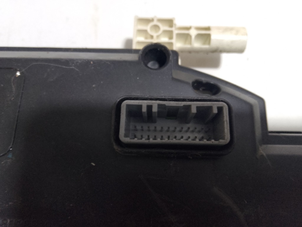 фото №7, Счетчик приборная панель renault оригинальный номер 28118012-3 master iii europa