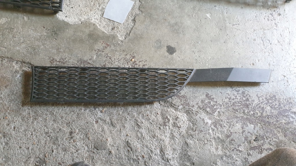 фото №1, Actros mp3 mega space решётка сетка решетка решётка капот 9437514618