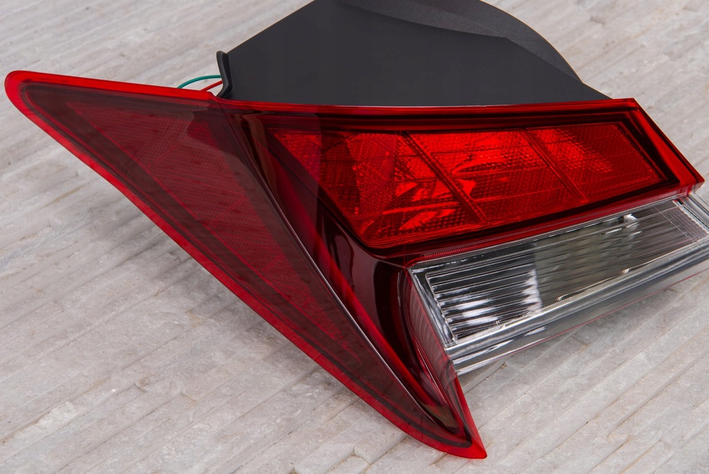 фото №11, Hyundai elantra cn7 2020-2023 лампа karoseryjnatylna левая 5pin 92401aa000