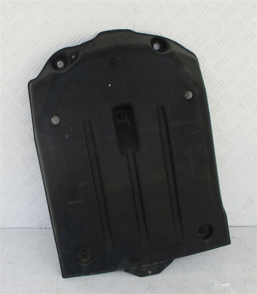 фото №1, Защита подвеска пластик audi rs4 a4 s4 8e0825219g