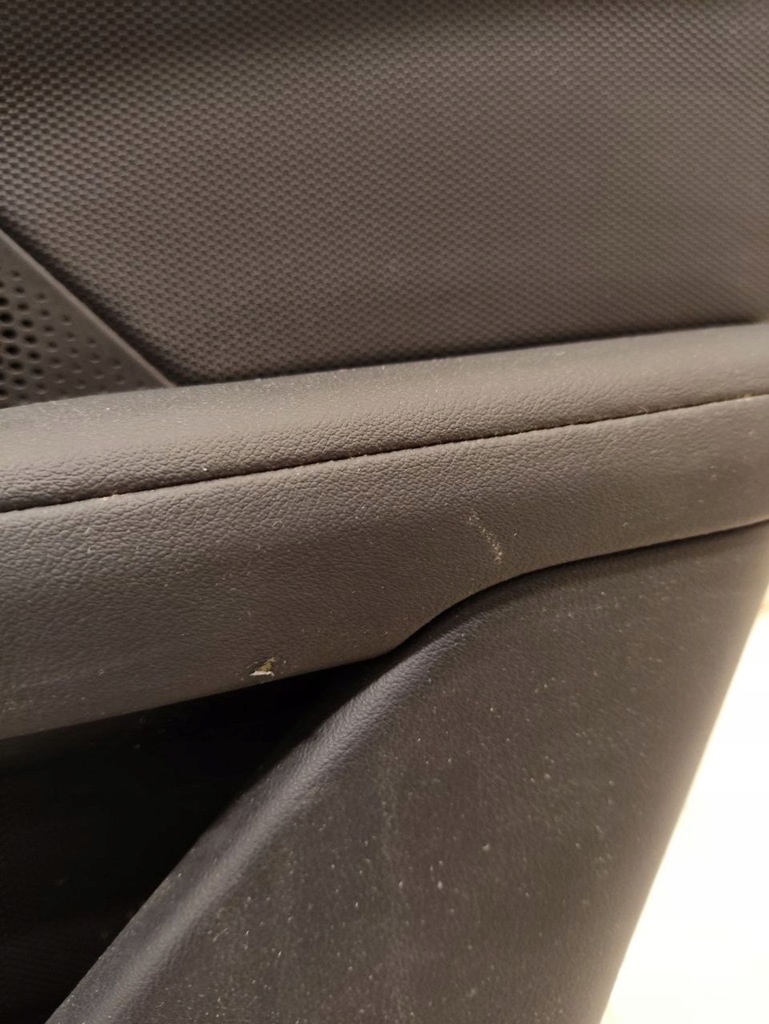 фото №6, Porsche taycan 9j1 2023 обшивки / обшивка дверь задних 9j1864604