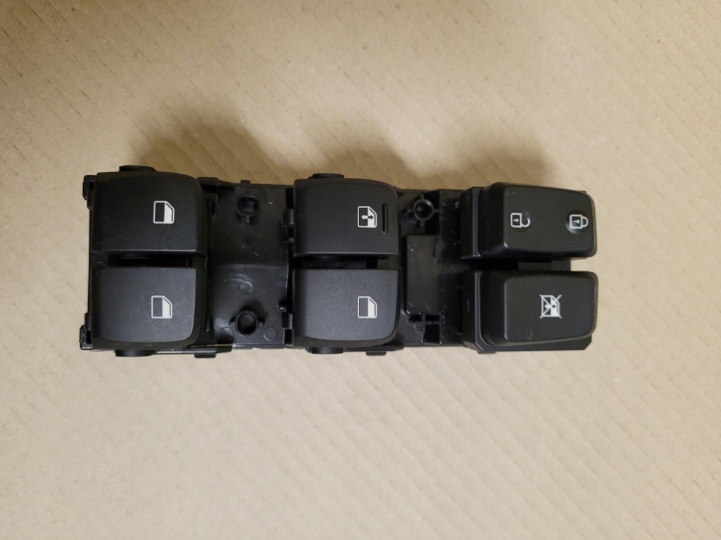 фото №1, Hyundai kona панель переключатель