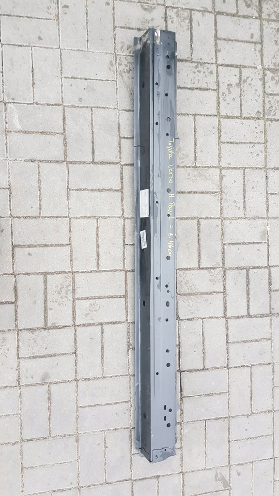 фото №1, Порог накладка правая toyota verso eu