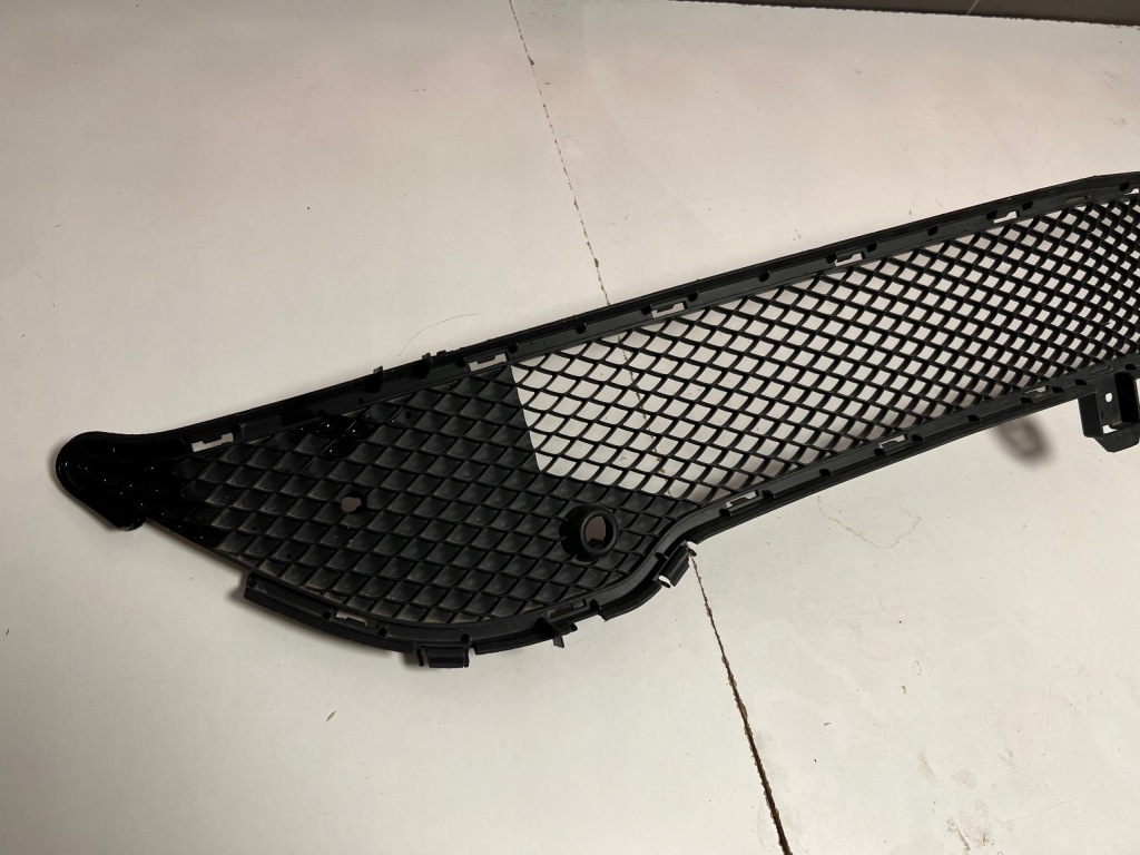 Mercedes cla 117 w117 решётка средняя бампер ładn с Разборки