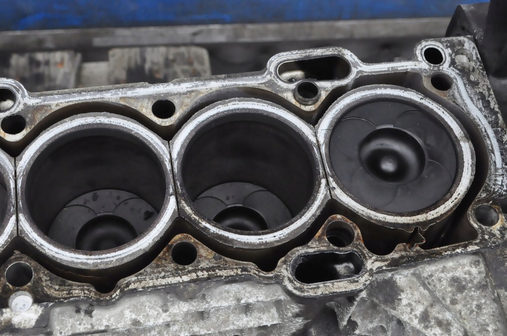 фото №6, Volvo s40 v50 v70 s80 xc60 xc70 2.4 d5 блок двигуна d5244t d5244t4 d5244t5