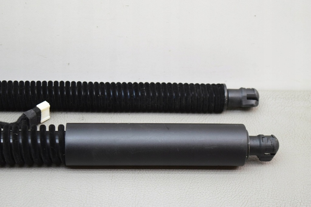 фото №10, Правий привід кришки багажника bmw ix3 g08 7497482 electric 210kw 2022