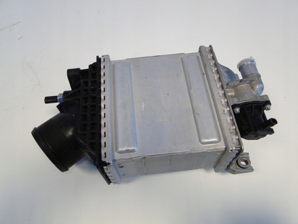 Mercedes интеркулер a 177 cla 118 gla glb 247 a1390906500 45 amg m139 в Украине