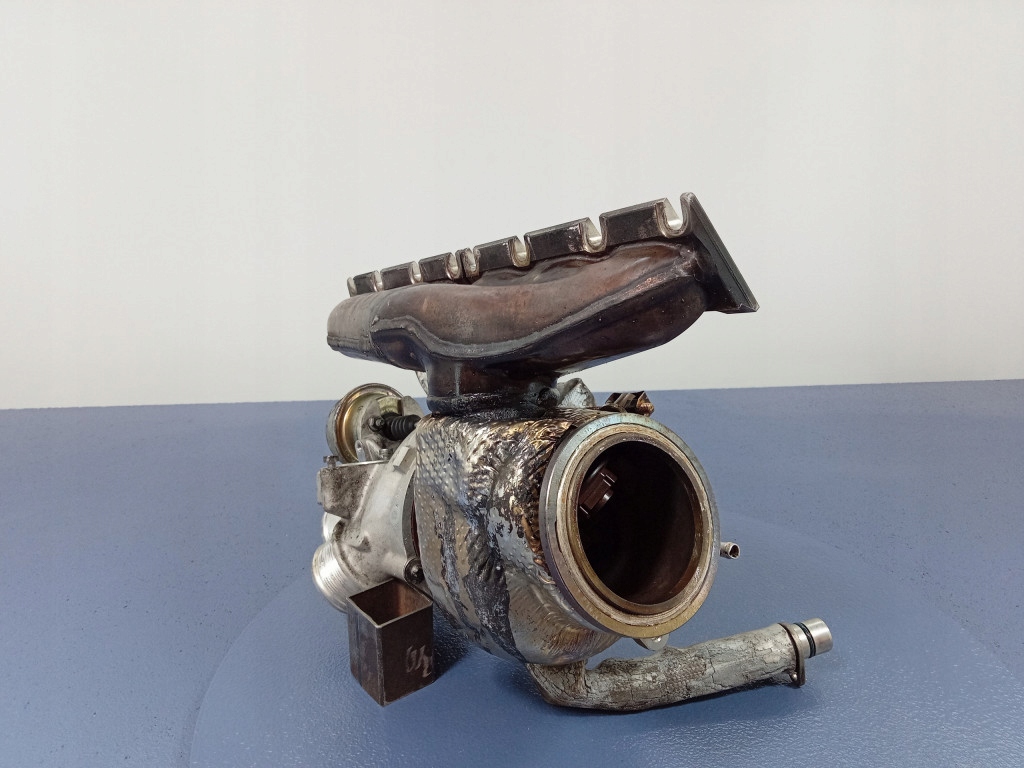 Купить Bentley bentayga 6.0 w12 608km турбонагнетатель 07p145722h