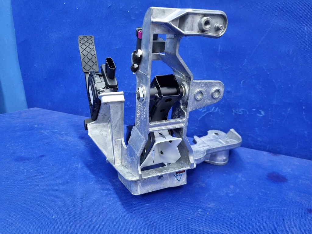 фото №6, Audi a7 c7 каркас вместе с pedałami оригинал 4g1725117