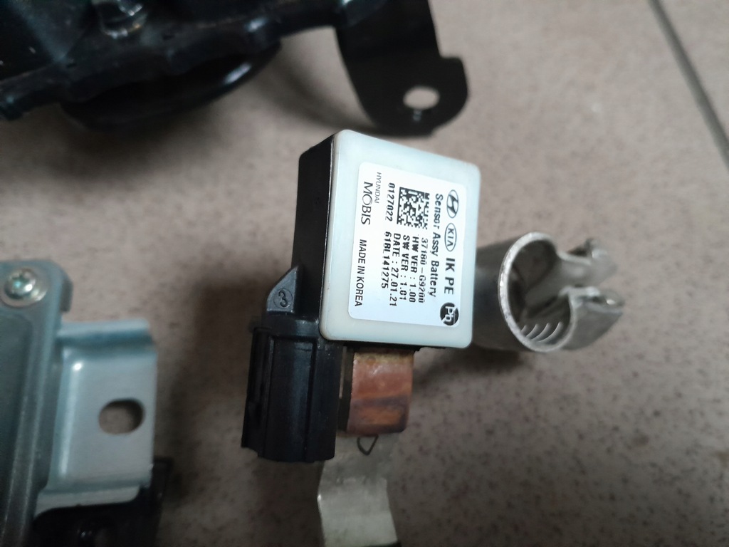 фото №9, Genesis gv70 2022r модуль бортовой компьютер блок управления клемма