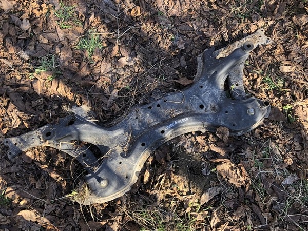 фото №1, Підрамник двигуна toyota corolla verso ii 2.2 d4d