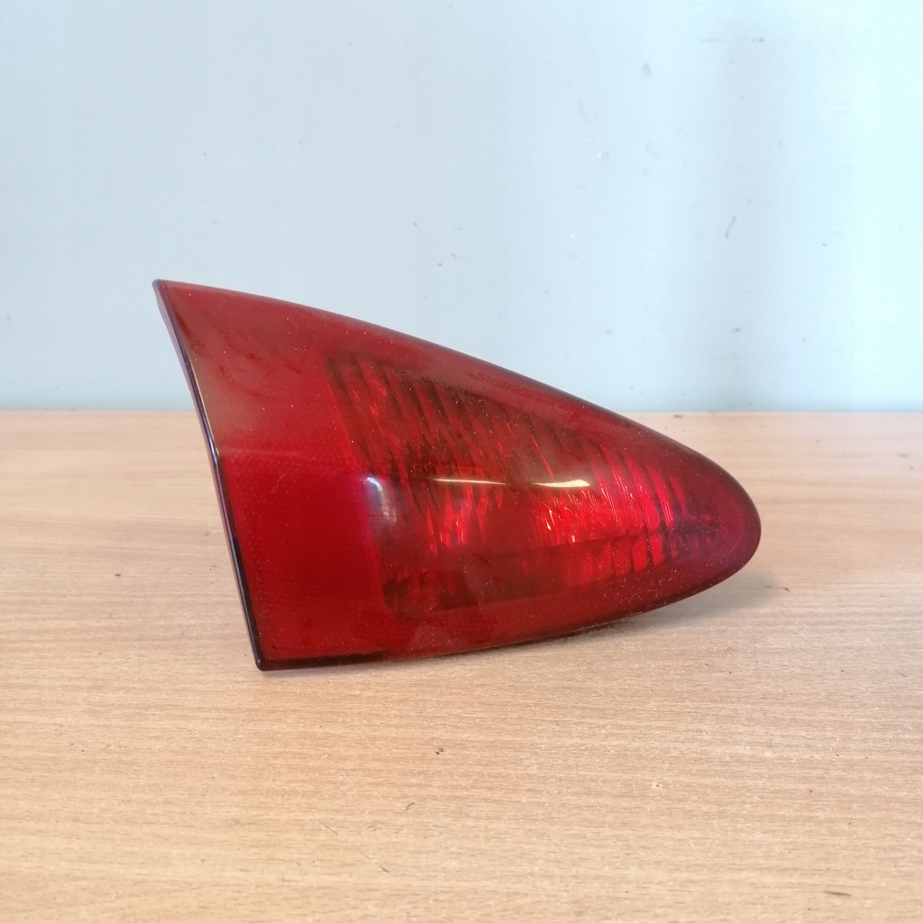 фото №1, Alfa romeo 147 лампа крышки левая задняя 46556346