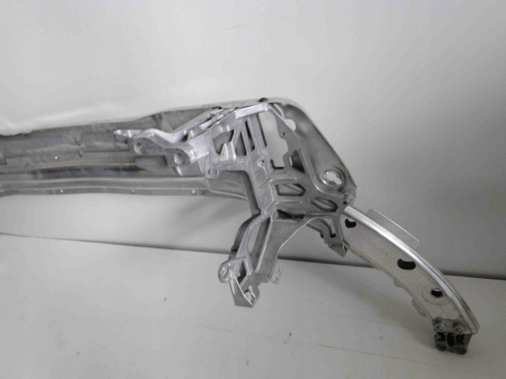 фото №12, Mercedes c klasa w205 amg pas передний усилитель